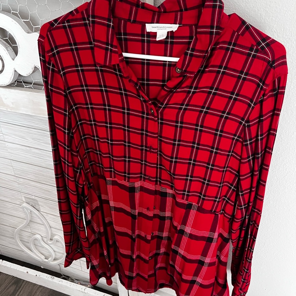 Beachlunchlounge Red and Black Long Sleeve Button Down Shirt